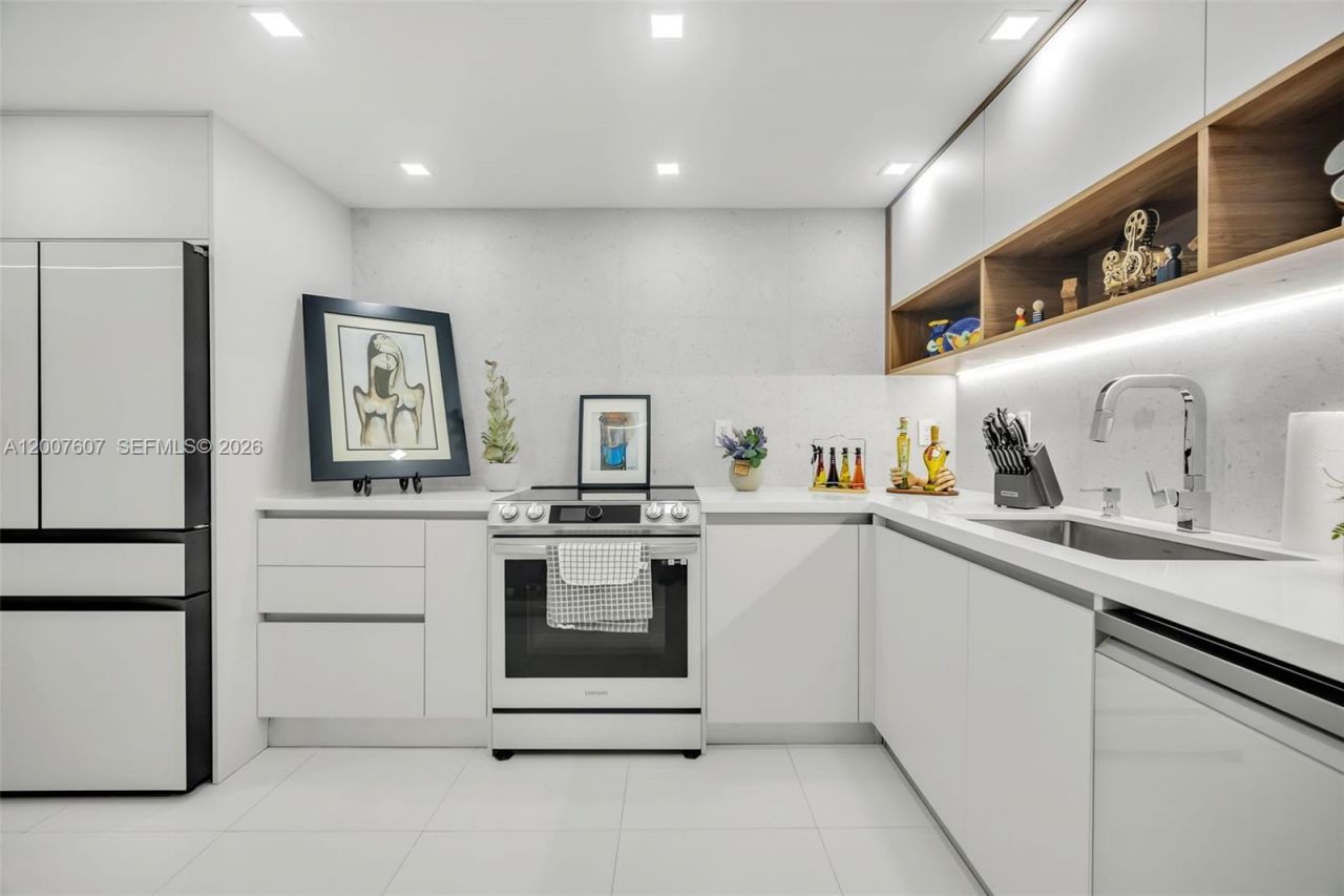 6801 Indian Creek Dr , Unit 304, Miami Beach, FL 33141 Photo