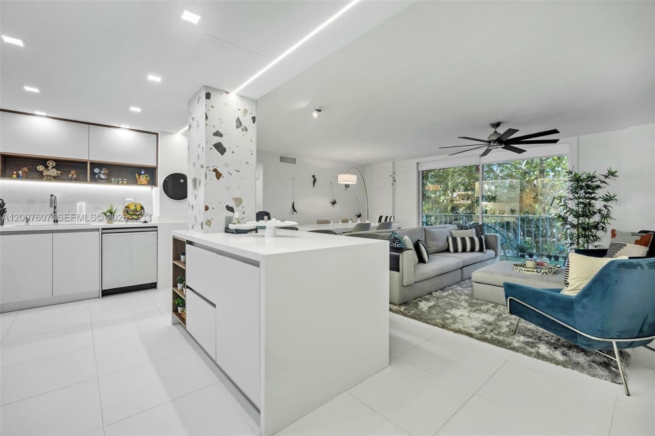 6801 Indian Creek Dr , Unit 304, Miami Beach, FL 33141 Photo
