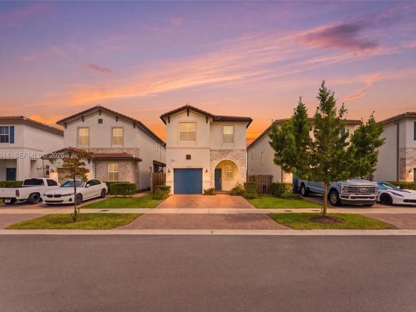 2284 NW 130th St , Miami, FL 33167