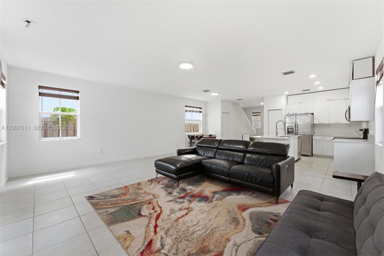2284 NW 130th St, Miami, FL 33167 Photo