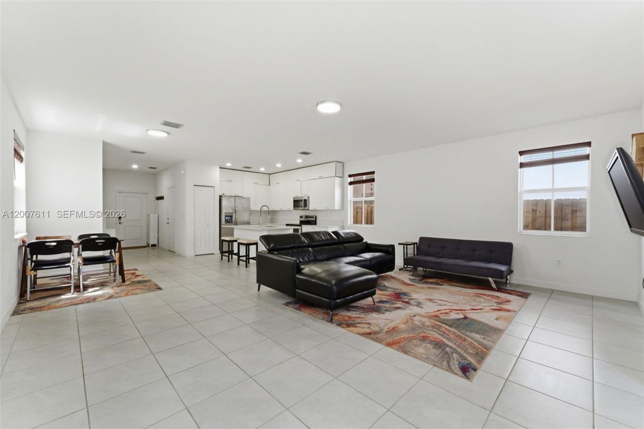 2284 NW 130th St, Miami, FL 33167 Photo