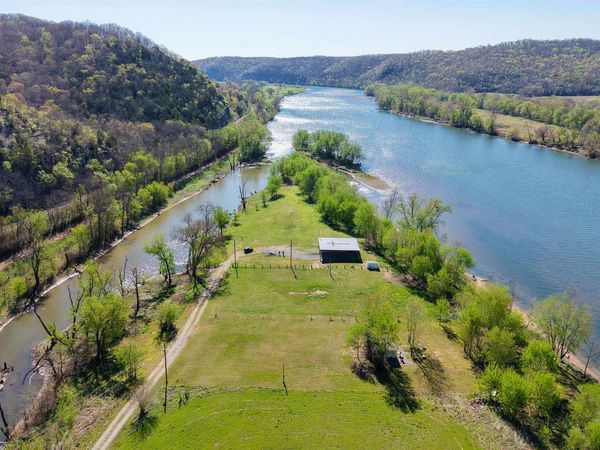 930 White River Run , Guion, AR 72540