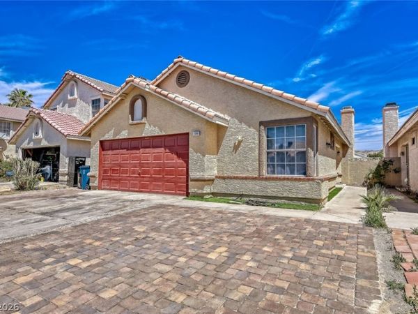 1586 Angel Falls Street , Las Vegas, NV 89142