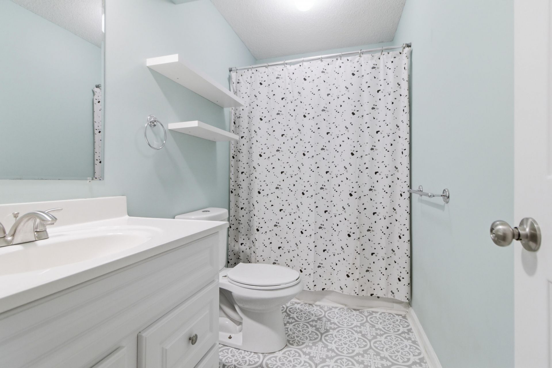 4784 Porter Drive Photo 18