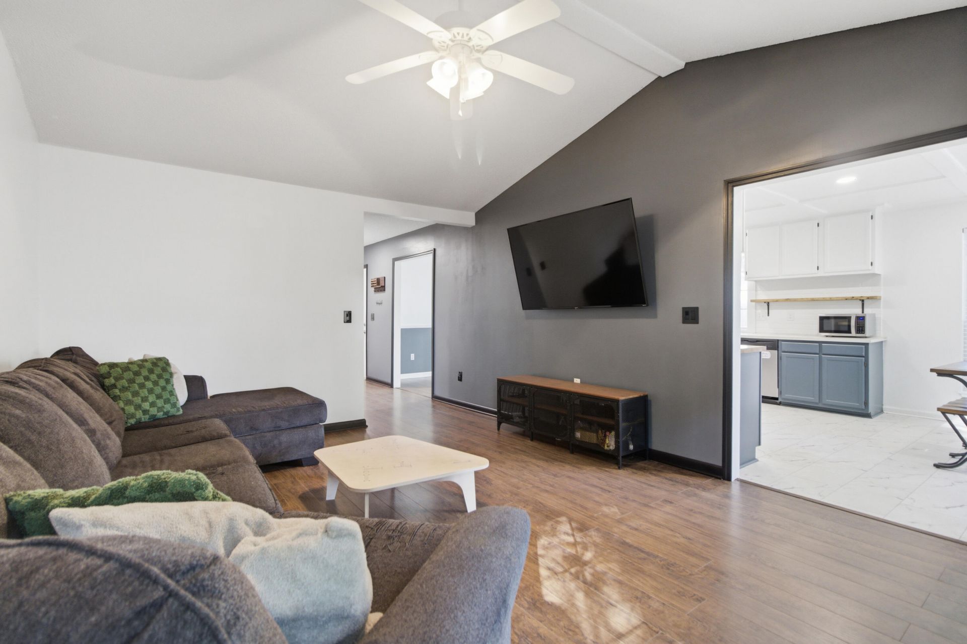 4784 Porter Drive Photo 8