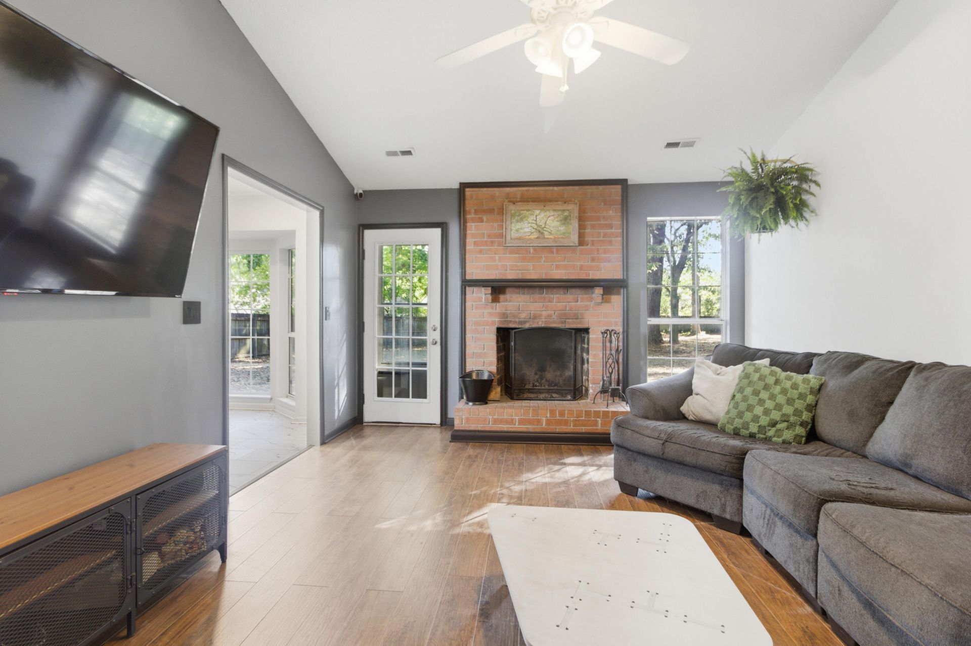 4784 Porter Drive Photo 9