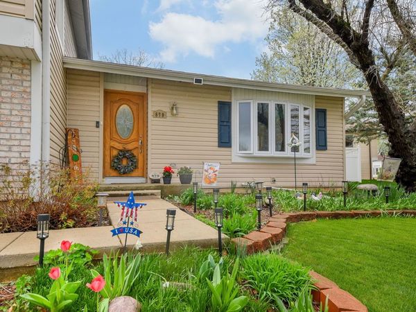 879 Lakeside Drive , Bartlett, IL 60103