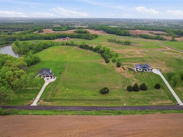 Stillwell Road, Bonner Springs, KS 66012