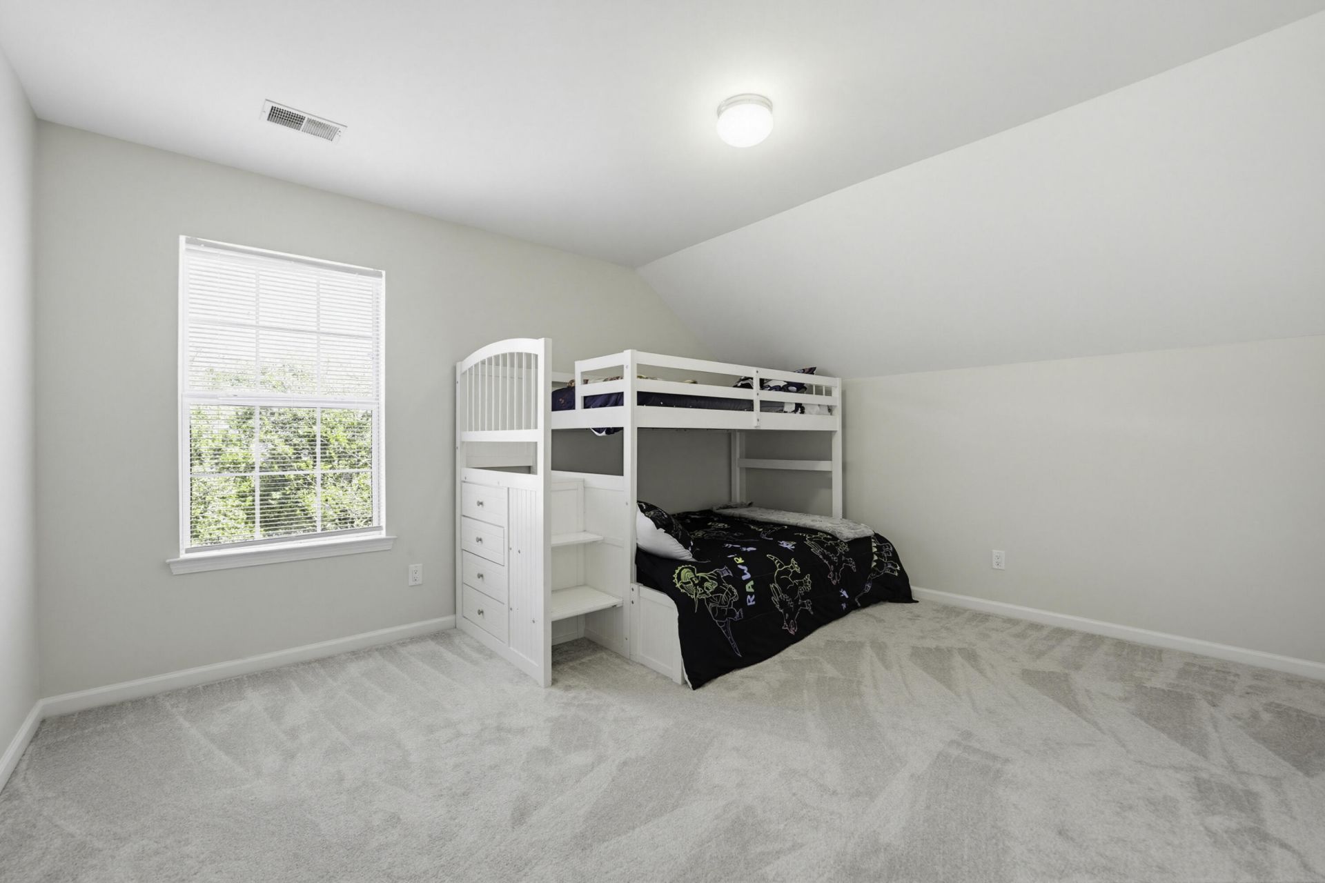 2225 Blakers Boulevard Photo 30