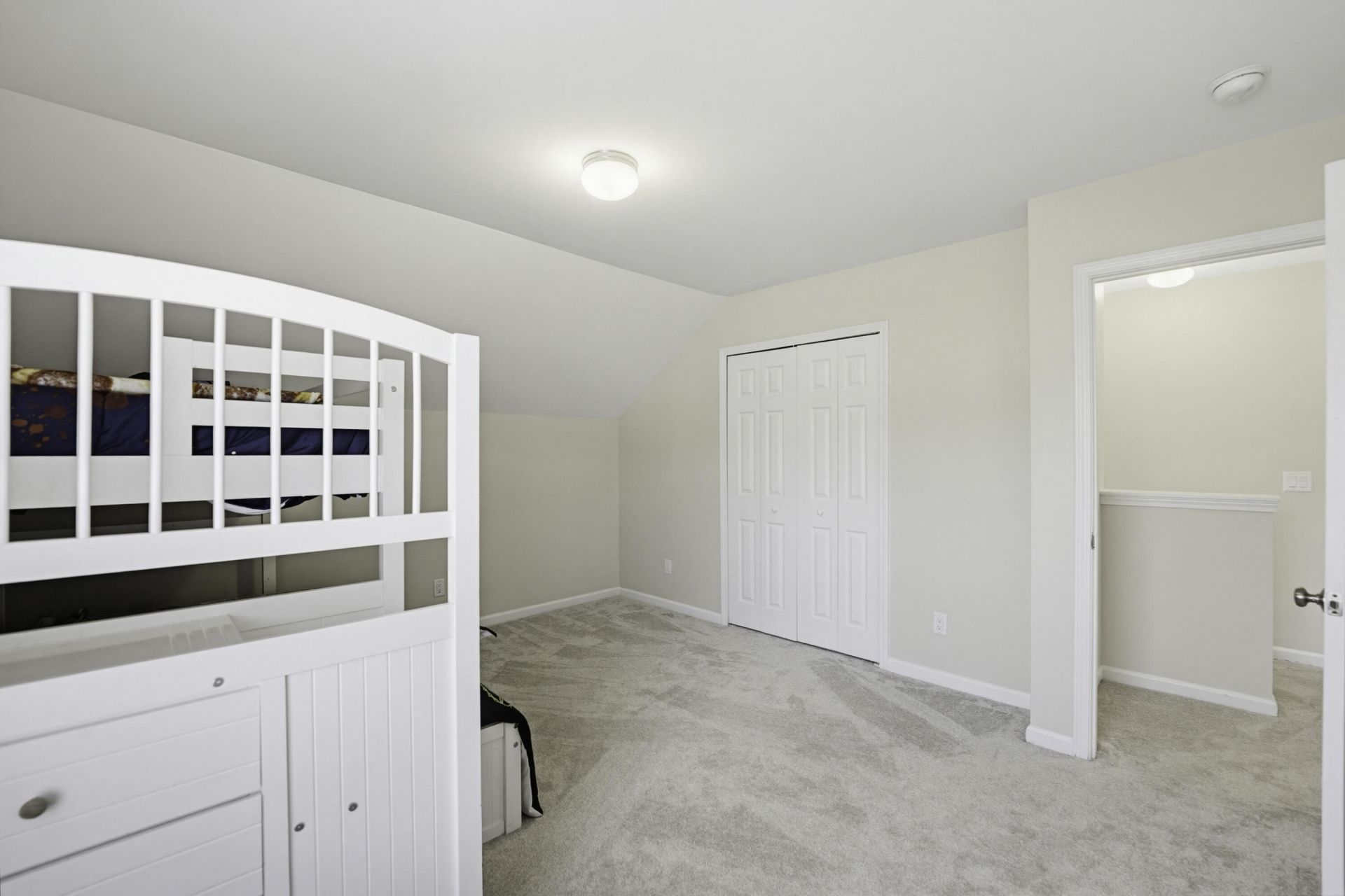 2225 Blakers Boulevard Photo 31