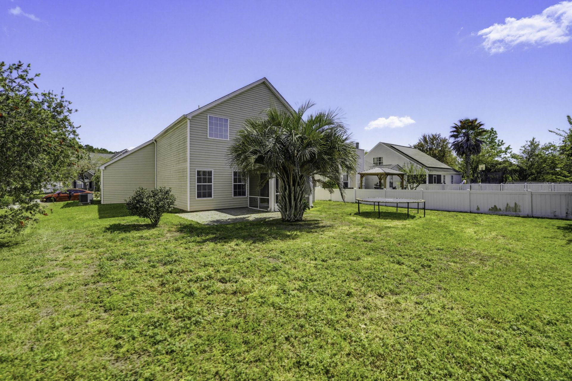 2225 Blakers Boulevard Photo 35