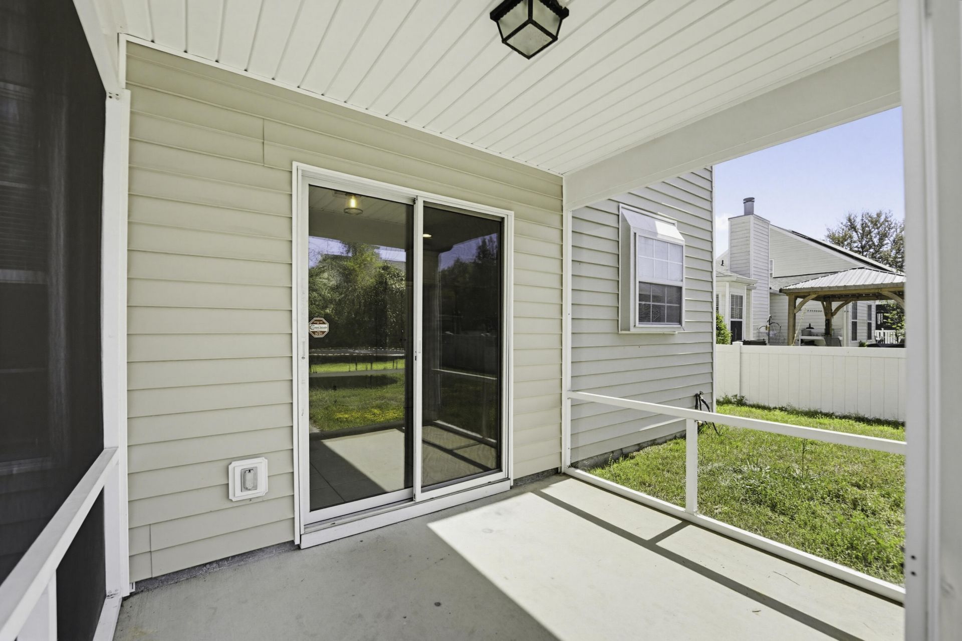 2225 Blakers Boulevard Photo 38