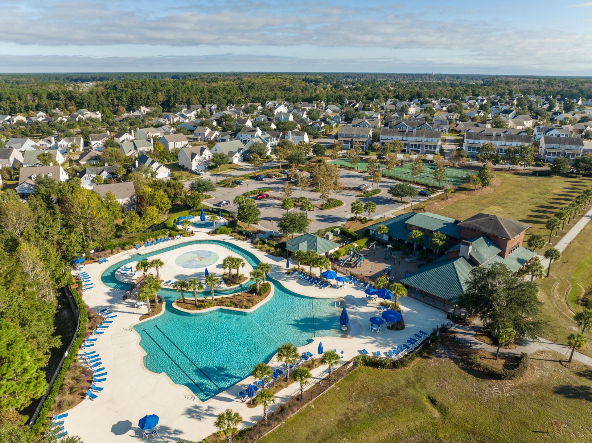 2225 Blakers Boulevard Photo 4