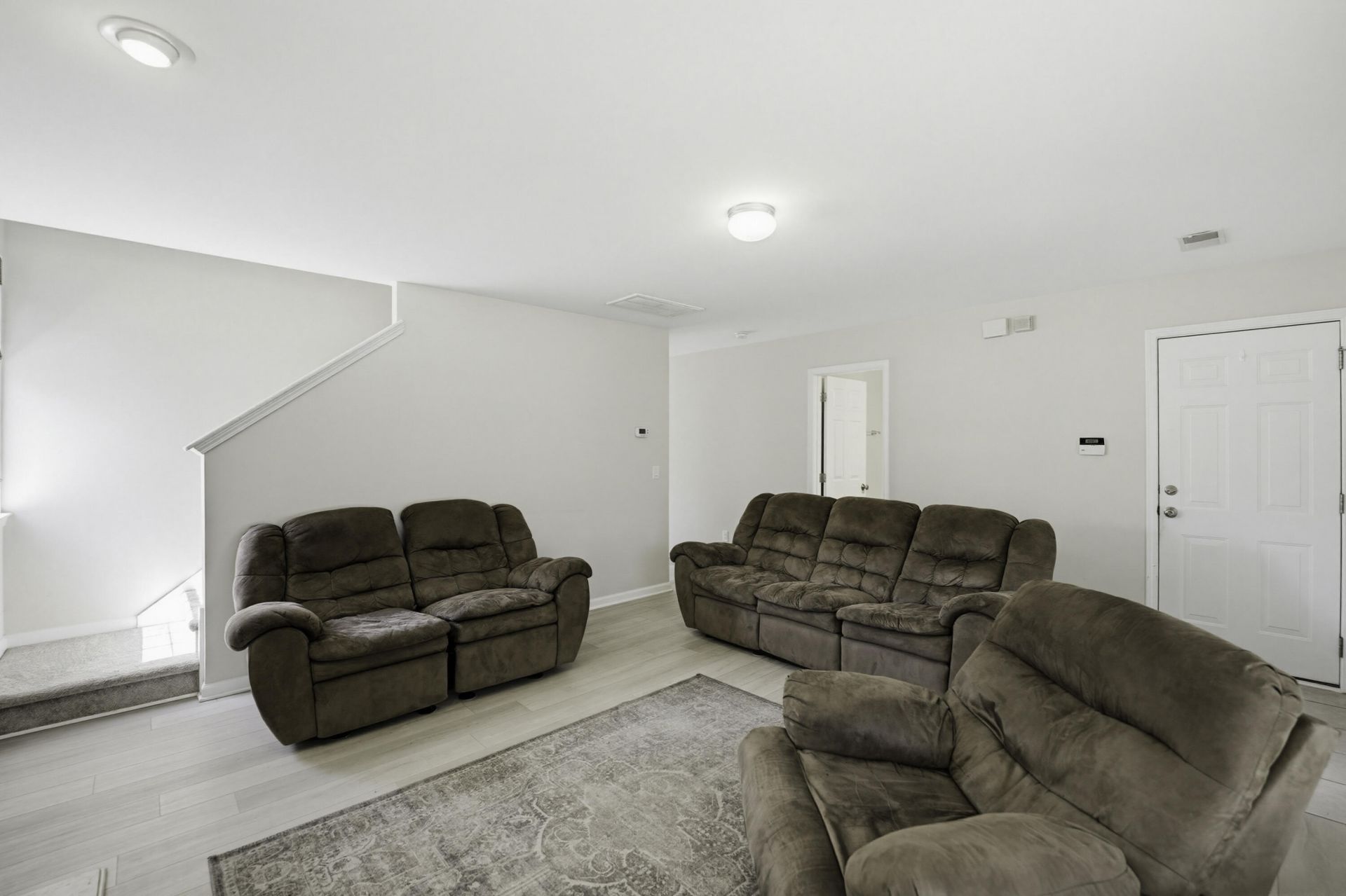 2225 Blakers Boulevard Photo 8
