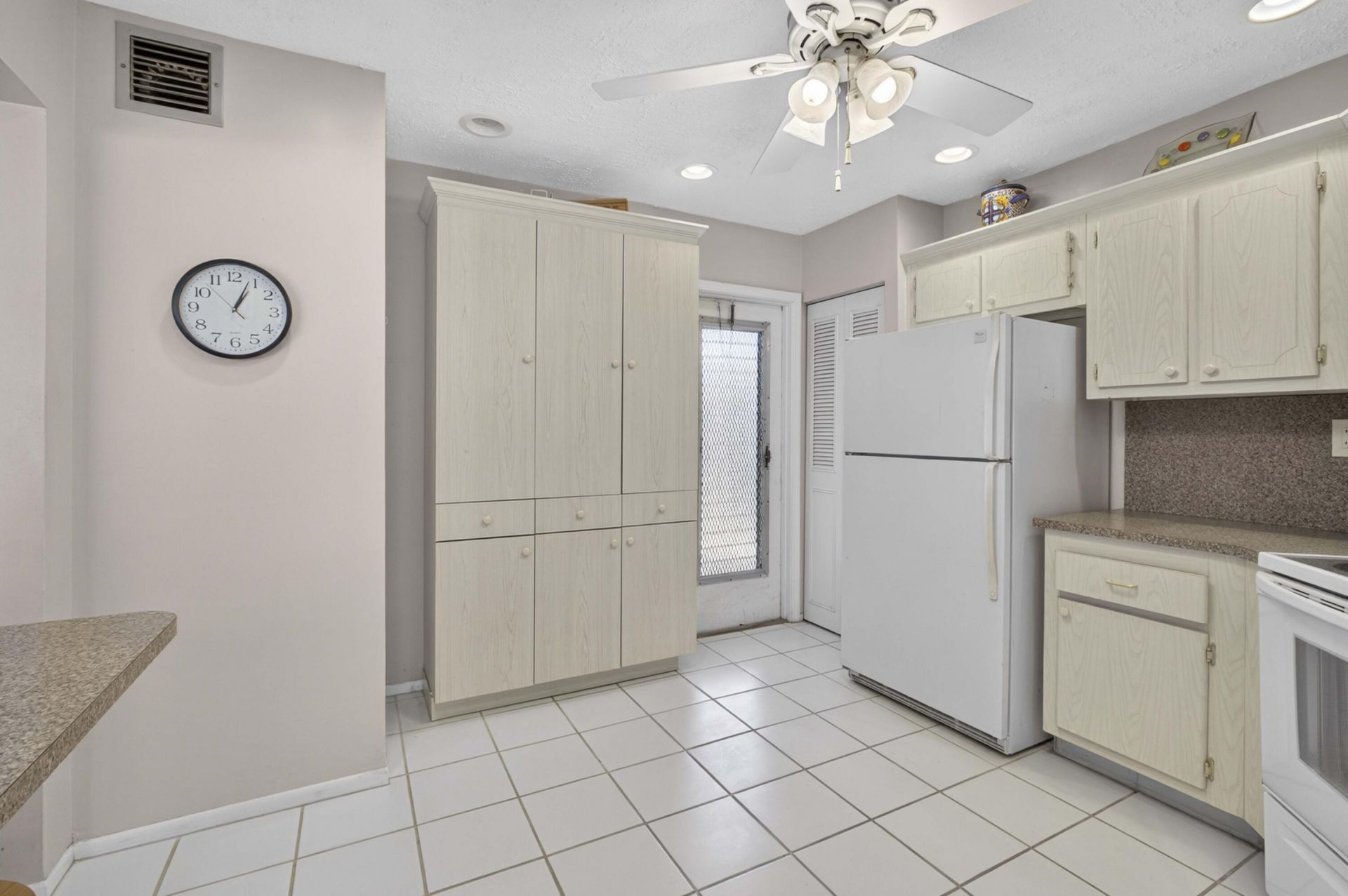 3 Greenway Vlg N, Unit 210, Royal Palm Beach, FL 33411 Photo