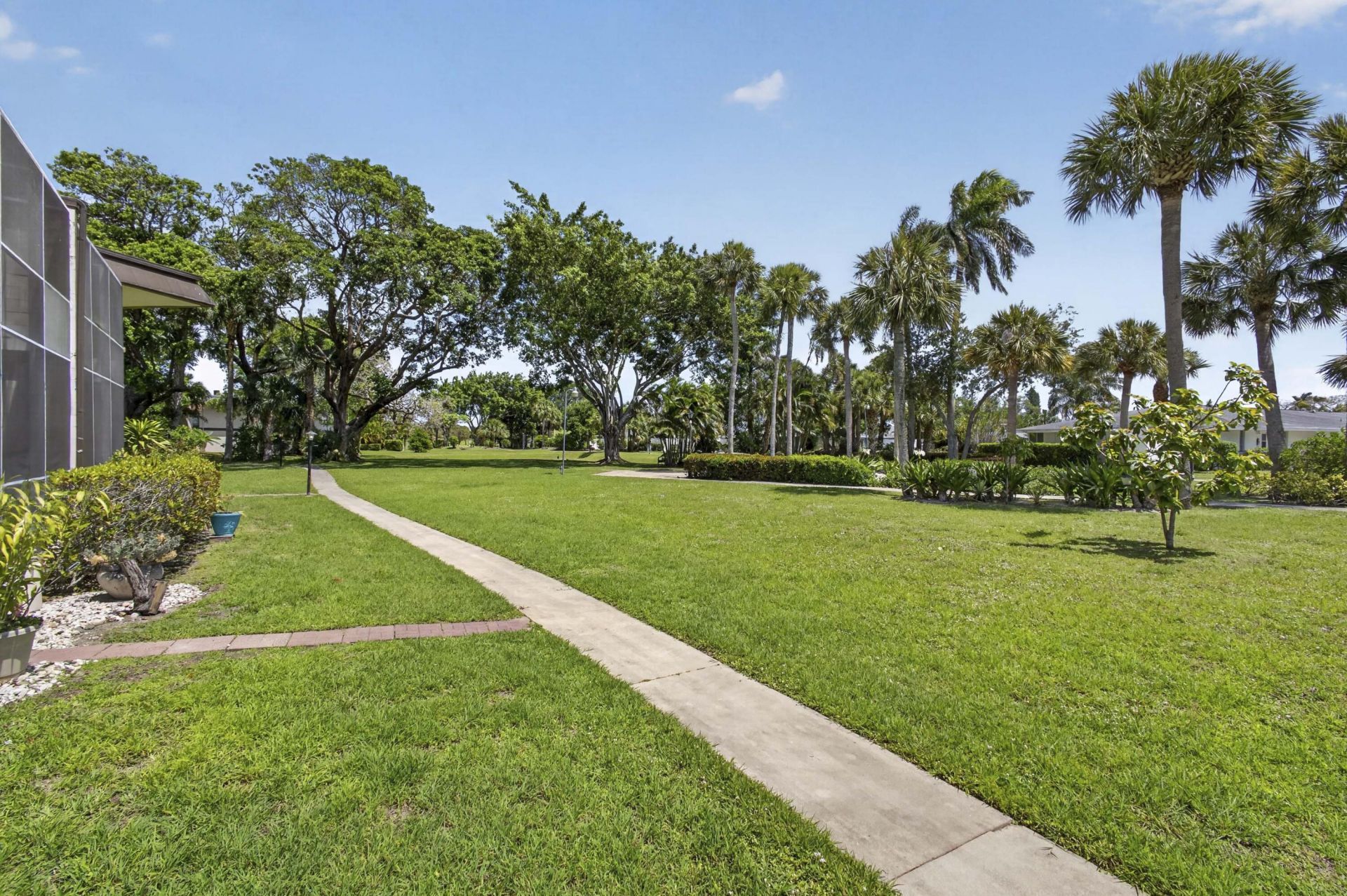3 Greenway Vlg N, Unit 210, Royal Palm Beach, FL 33411 Photo