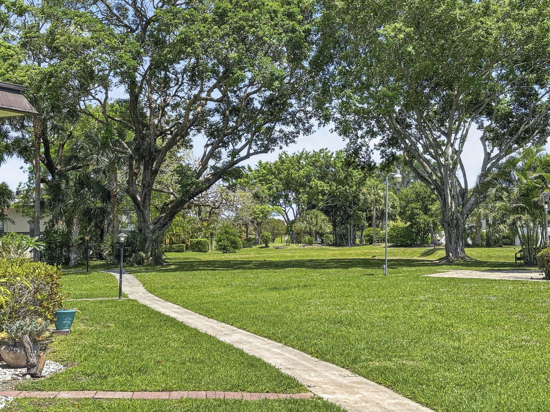 3 Greenway Vlg N, Unit 210, Royal Palm Beach, FL 33411 Photo