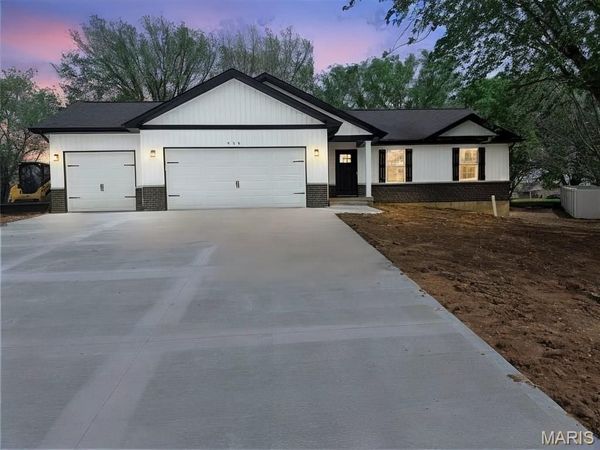 400 Chantilly Court , Warrenton, MO 63383