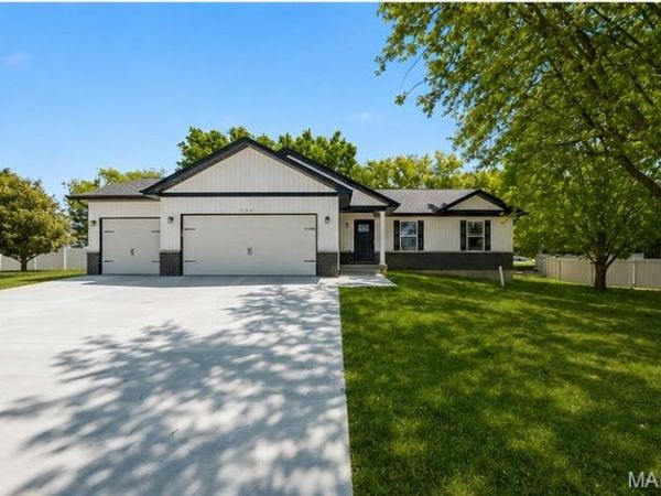 400 Chantilly Court , Warrenton, MO 63383