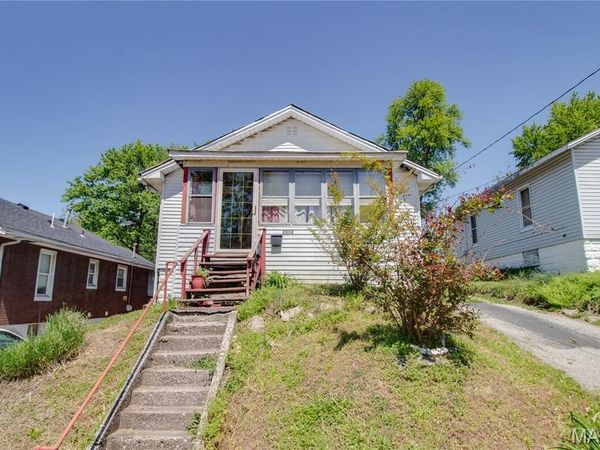 2612 Yager Avenue , Alton, IL 62002