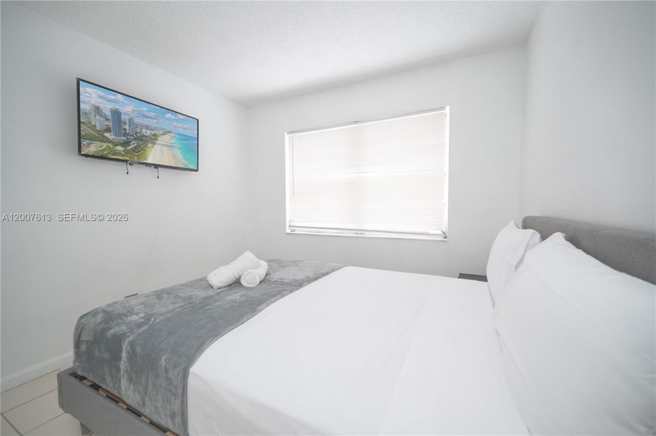 500 NE 26th St , Unit 2C, Miami, FL 33137 Photo