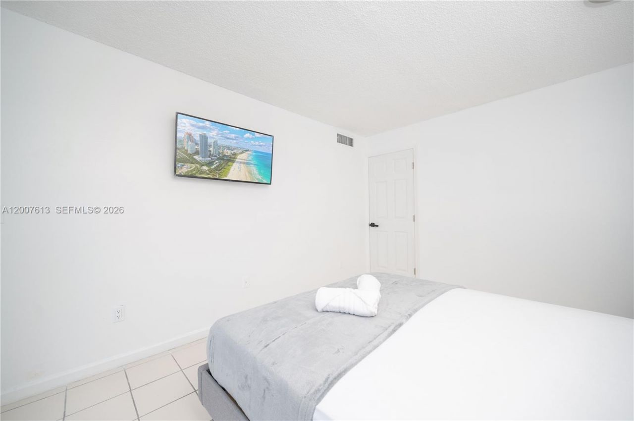 500 NE 26th St , Unit 2C, Miami, FL 33137 Photo