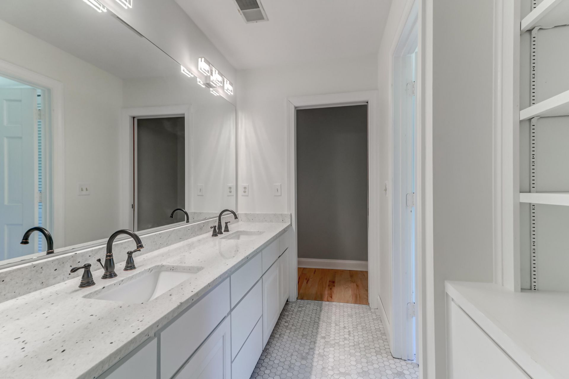 5355 Creek View Lane Photo 35