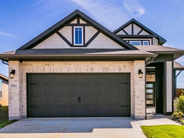 901 King Street, Aubrey, TX 76227