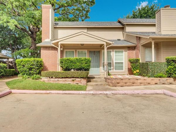 1440 Meadowood Village Drive, Fort Worth, TX 76120