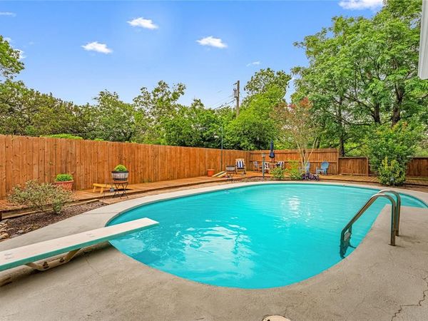 2200 Gregory Lane, Waco, TX 76708