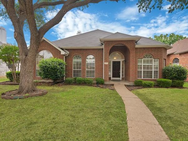 813 Yosemite Trail, Mesquite, TX 75149