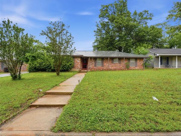 2845 Hubbard Street, Paris, TX 75460