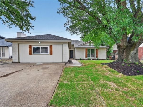 2832 Red Oak Drive, Grand Prairie, TX 75052