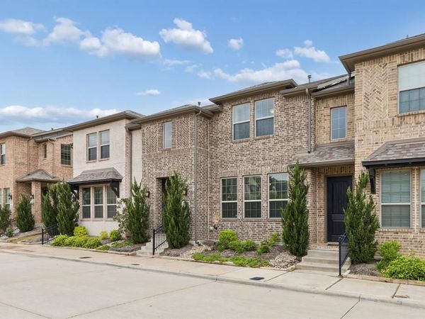 911 Ponds Edge Lane, Euless, TX 76040