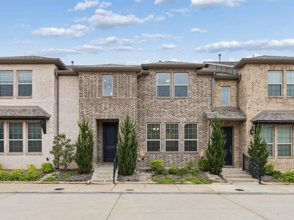 911 Ponds Edge Lane, Euless, TX 76040