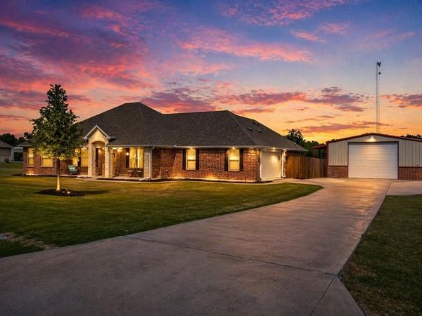 940 Lester Burt Road, Farmersville, TX 75442