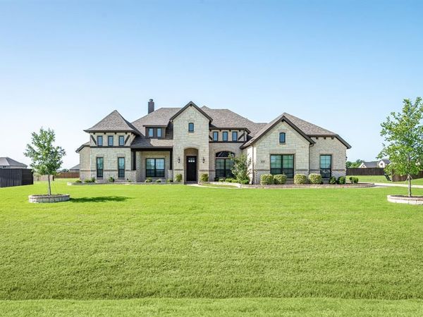 8220 Stonewall Drive, Waxahachie, TX 75167