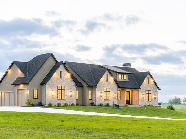 18904 Bella Terra Road, Pleasant Hill, MO 64080