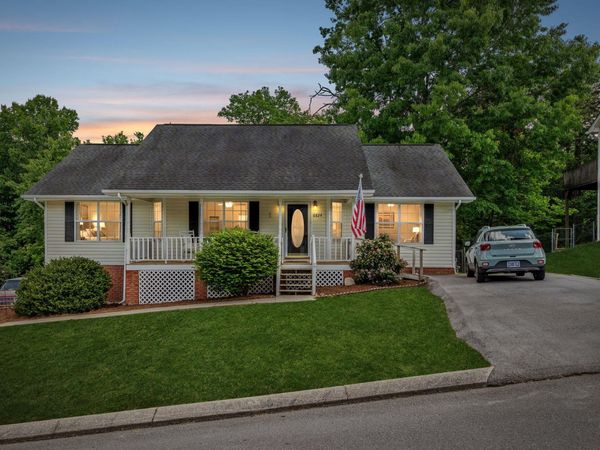 6824 Sawtooth Drive, Ooltewah, TN 37363