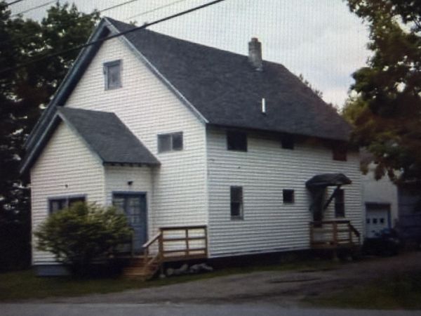 1763 Union Street , Bangor, ME 04401
