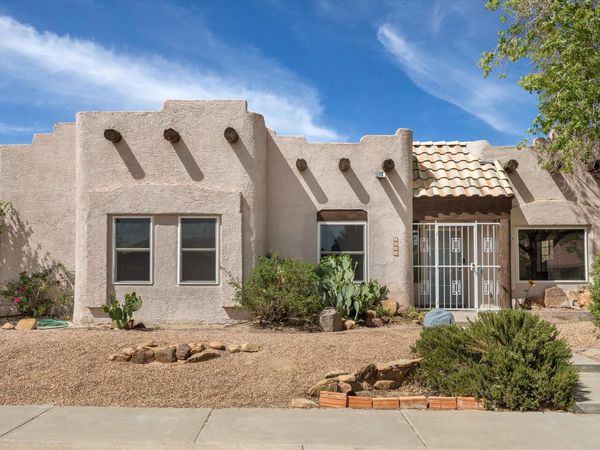 7601 Parkwood Drive NW, Albuquerque, NM 87120