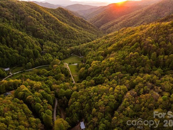 000 Unahala Creek Drive, Bryson City, NC 28713