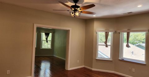 215 25th St, Sacramento, CA 95816 Photo
