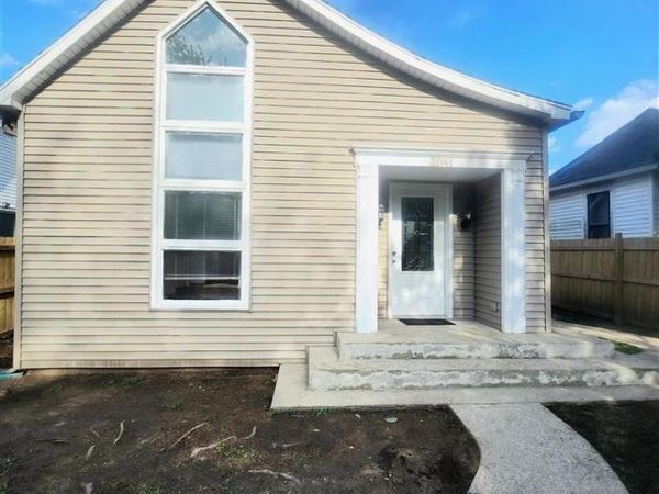 2041 N 9th Street, Terre Haute, IN 47804