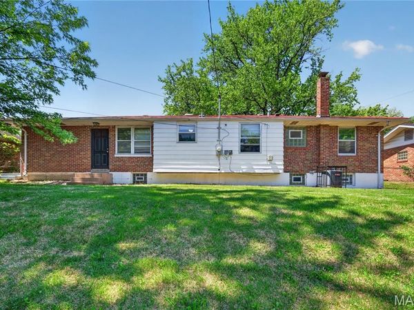 9922 Norwich Drive , St Louis, MO 63137