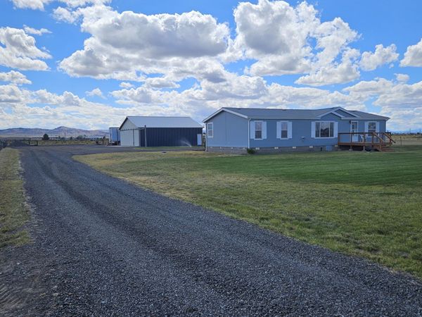 87800 Christmas Valley Highway, Christmas Valley, OR 97641