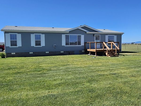 87800 Christmas Valley Highway, Christmas Valley, OR 97641