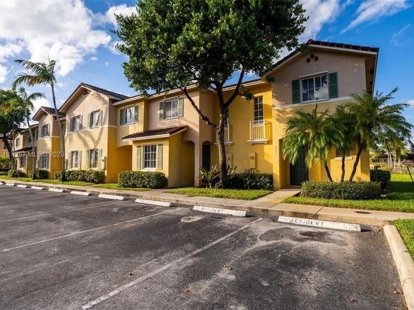 6051 SW 19th Pl , North Lauderdale, FL 33068