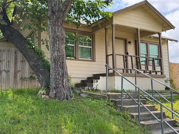 1208 E Magnolia Avenue, Fort Worth, TX 76104