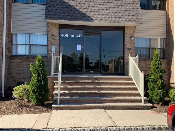 414 Sharon Court, Woodbridge, NJ 07095